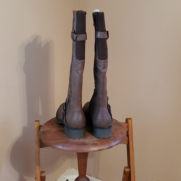 Tall boots - Picture 7 of 13